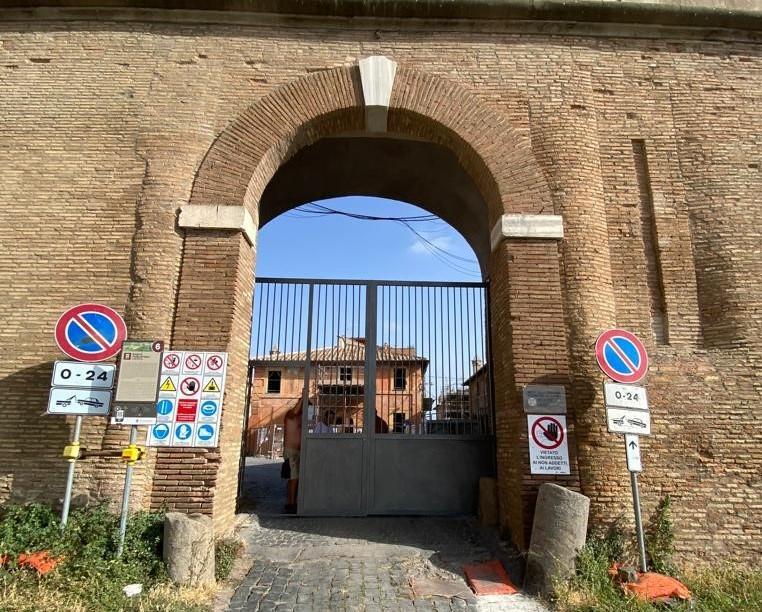 Le strade del Borgo di Pratica di Mare sono di proprietà privata, ecco la sentenza