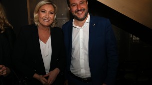 Lega a Pontida con Marine Le Pen, Salvini: "Uniti contro sinistra" - Video