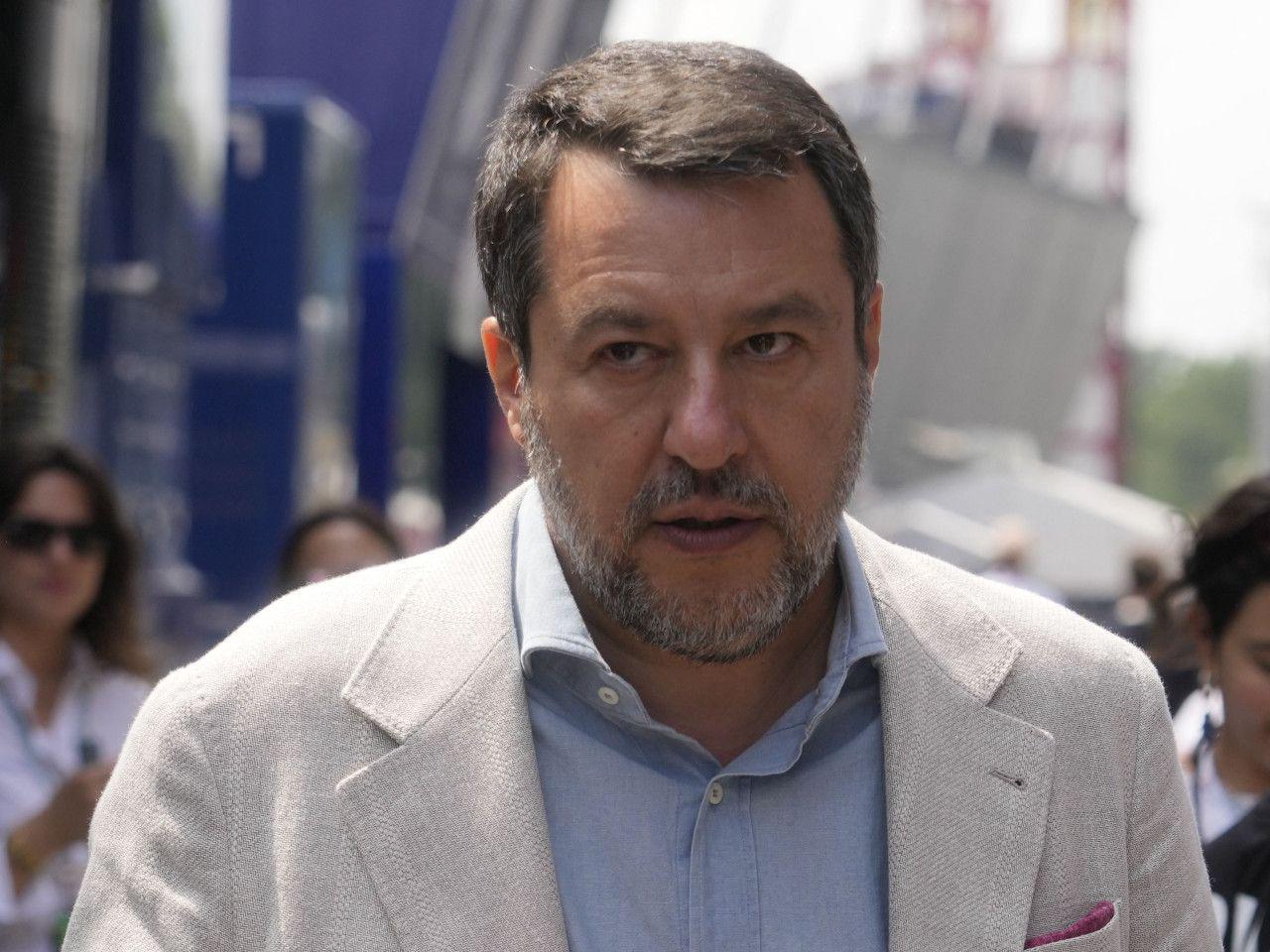 Lega, Salvini: "Vannacci sta con noi e verrà a Pontida il 6 ottobre"