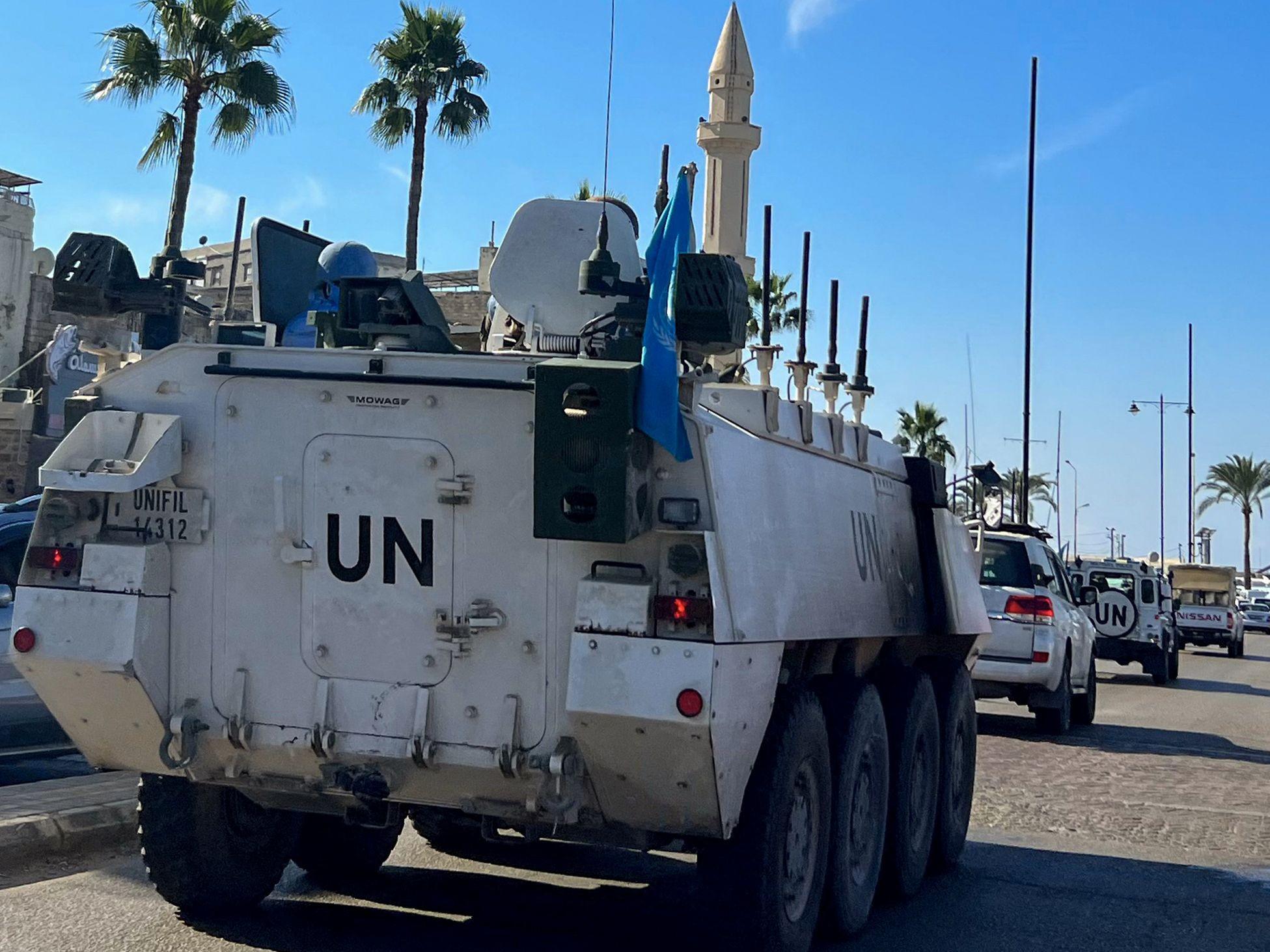 Libano, 8 razzi Hezbollah colpiscono base italiana Unifil