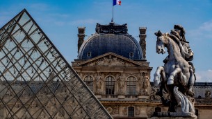 L'Italia chiede al Louvre la restituzione di reperti archeologici