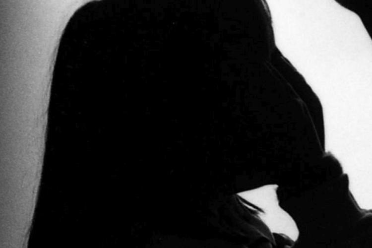 Livorno, abusi sessuali su studentessa disabile: arrestato docente di sostegno