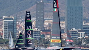 Louis Vuitton Cup, terza regata non assegnata: si resta 1-1 tra Luna Rossa e Ineos