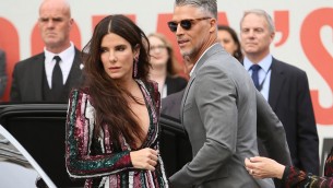 Lutto per Sandra Bullock, morto a 57 anni il compagno Bryan Randall