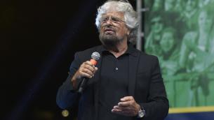 M5S, ciclone Grillo: "I due mandati sono pilastro"