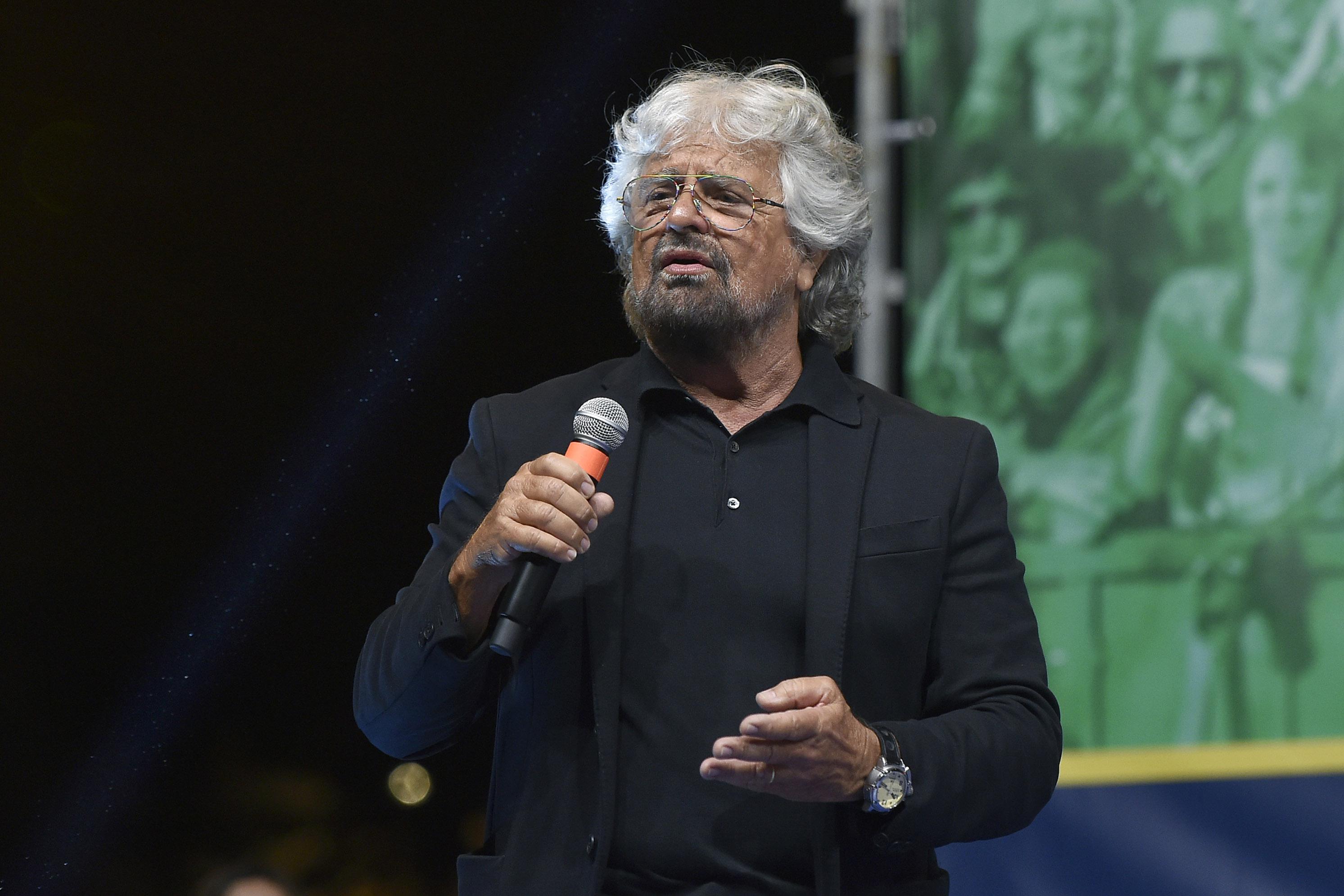 M5S, ciclone Grillo: "I due mandati sono pilastro"