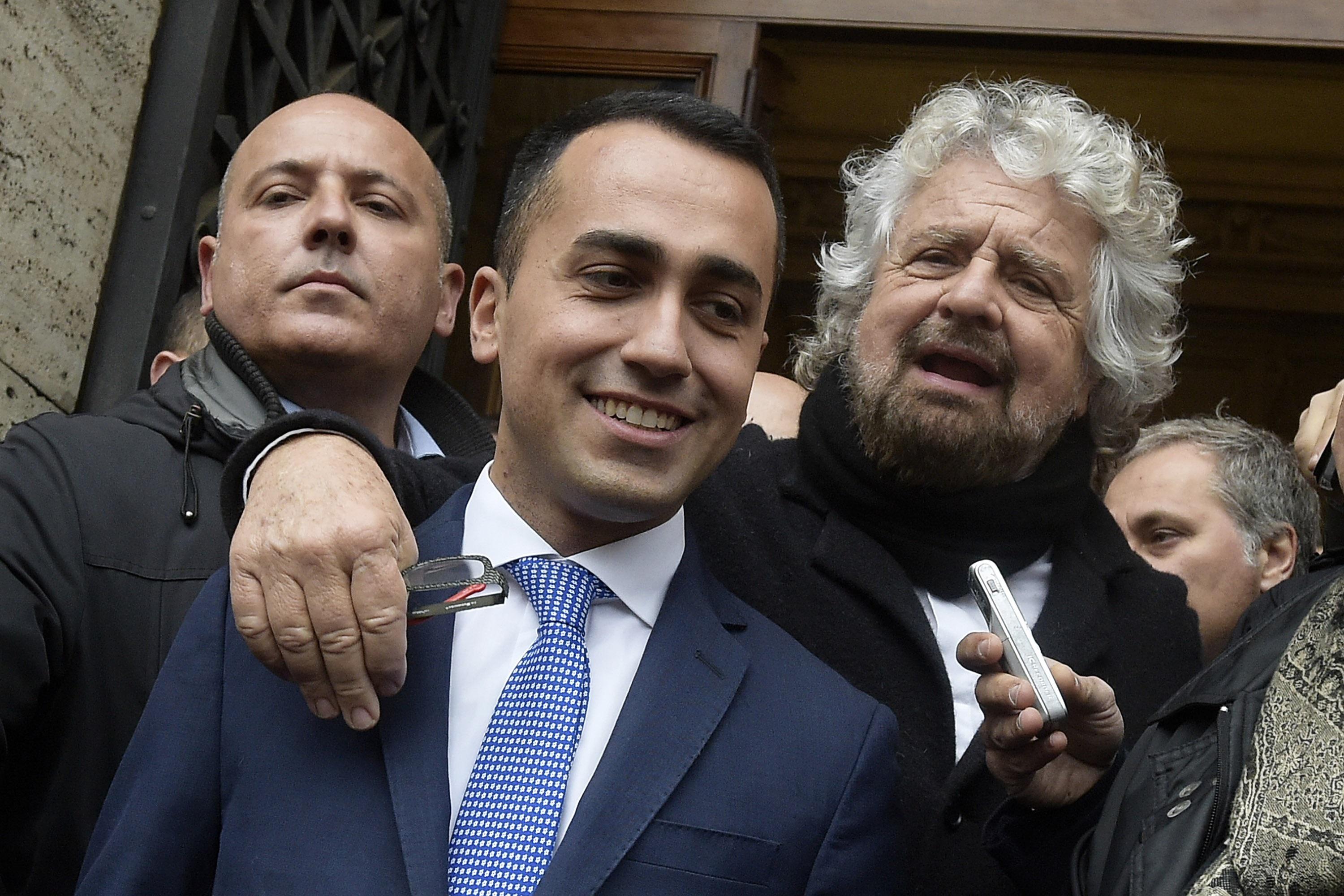 M5S, Di Maio: "Grillo può stoppare Conte, ma Giuseppe gli porterà via l'argenteria"