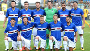 Calcio/E' della Sampdoria la maglia pi˘ bella del mondo