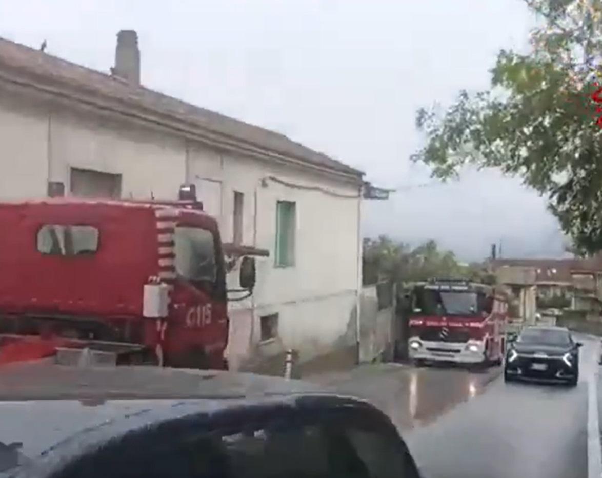 Maltempo in Abruzzo, Pescara in tilt per pioggia: strade come fiumi