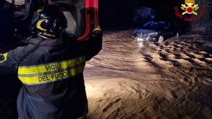 Maltempo in Toscana, forti piogge e allagamenti: bomba d'acqua nel Livornese