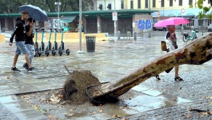 Maltempo oggi con Ciclone Poppea, allerta meteo rossa in Lombardia