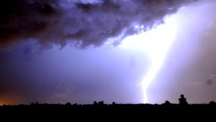 Maltempo sull'Italia, violenti temporali e calo delle temperature: le previsioni meteo