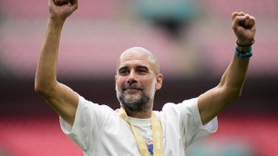 Manchester City, ufficiale il rinnovo di Guardiola: "Resto per vincere ancora"