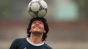 Maradona avrebbe compiuto 64 anni, un mito infinito non solo per Napoli e l'Argentina