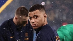 Mbappé smentisce accuse di stupro in Svezia: "Fake news"