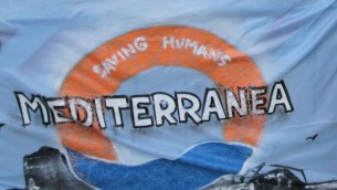 Migranti, Mediterranea denuncia Piantedosi al Tribunale penale internazionale: "Deportazioni in Libia"