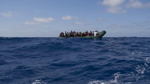 Migranti, nuovo naufragio nella Manica: "Diversi morti"