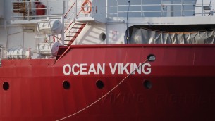 Migranti, Ocean Viking in stato di fermo al porto di Civitavecchia