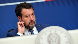 Migranti, "Salvini presente a tutti gli incontri in cabina regia, come sempre"