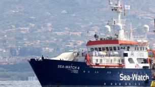Migranti, sbarco Sea Watch oggi a Porto Empedocle con 299 persone