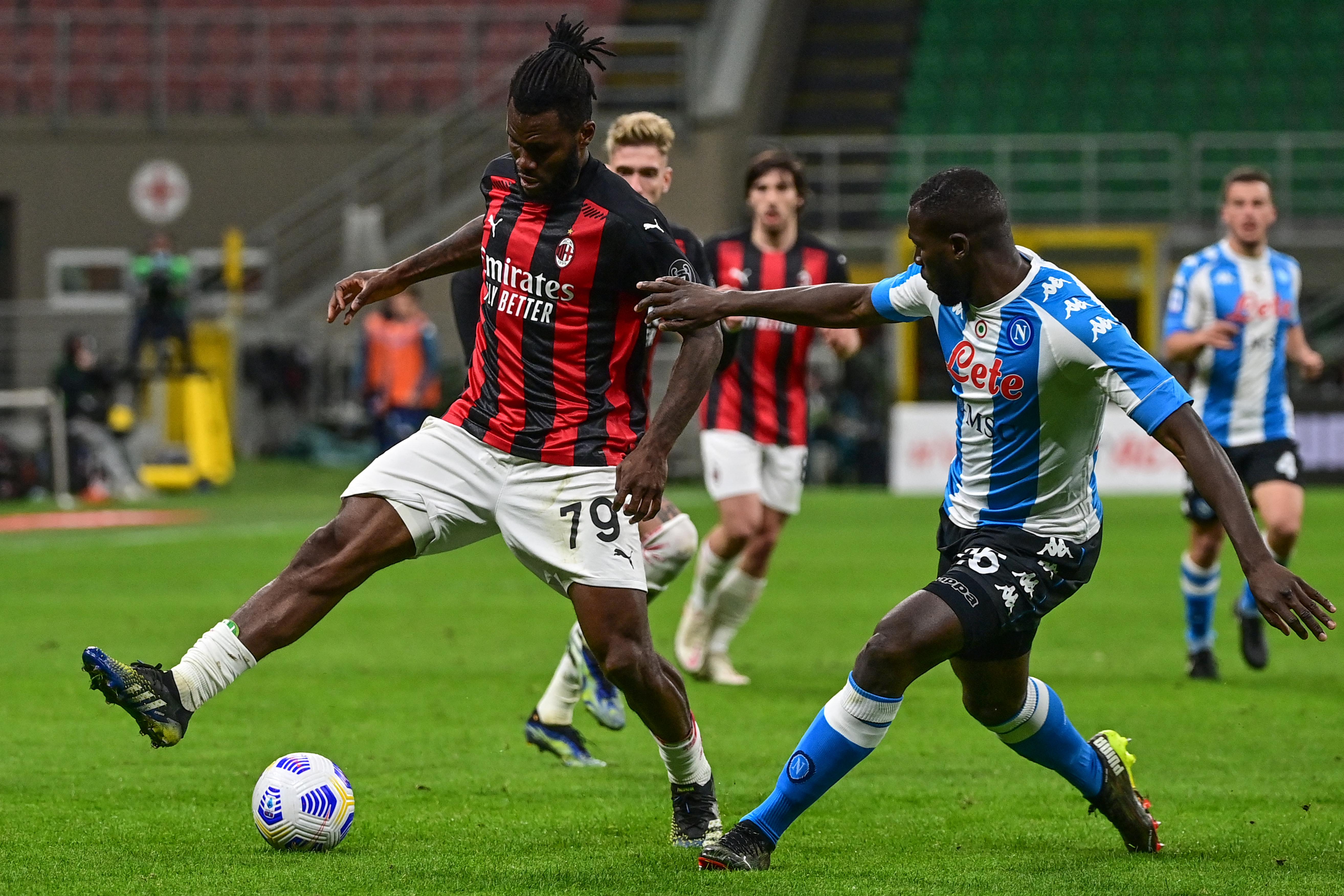 Milan-Napoli 0-1, rossoneri ko e Inter scappa verso scudetto