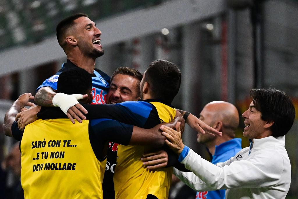 Milan-Napoli 1-2, azzurri primi con l'Atalanta