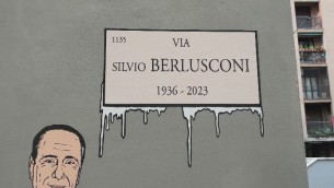 Milano, via Volturno diventa via Silvio Berlusconi - Video