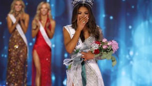 Miss Usa, vince ufficiale esercito americano: Alma Cooper incoronata dopo le recenti polemiche