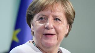 Mix vaccini, richiamo con Moderna per Merkel