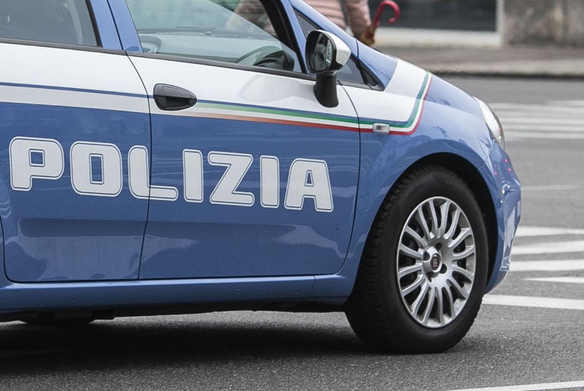 Modena, assalto a portavalori sull'A1: mezzi in fiamme e chiodi in strada