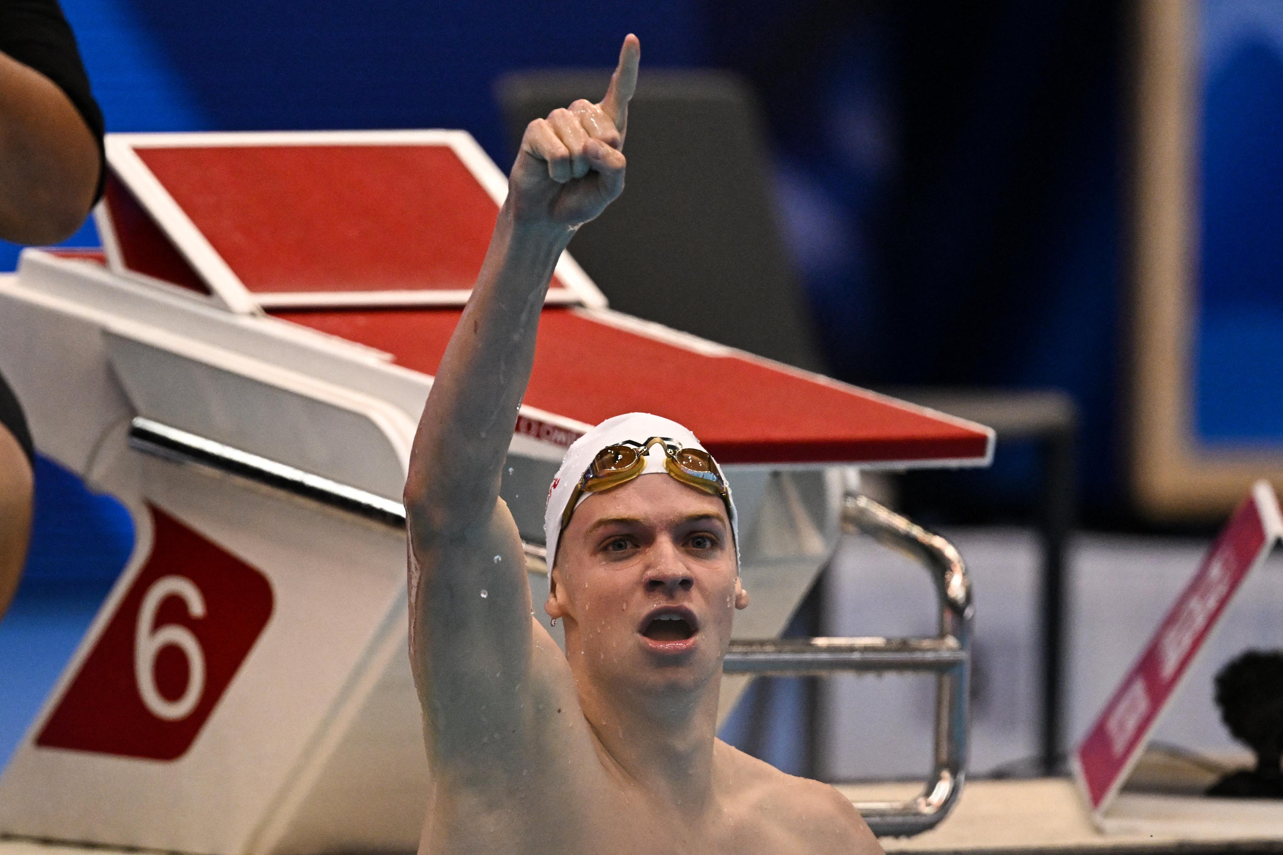 Mondiali nuoto Fukuoka 2023, Marchand oro nei 400 misti: battuto record di Phelps