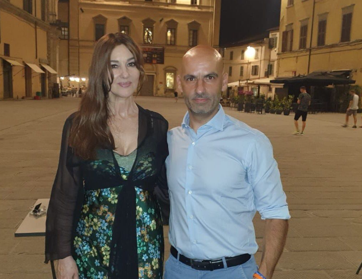 Monica Bellucci compie 60 anni, gli auguri di Città di Castello: "Ti abbiamo vista spiccare il volo"