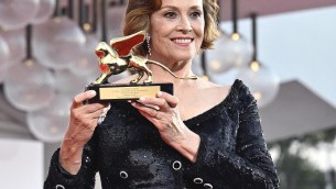 Mostra Venezia, a Sigourney Weaver il Leone alla Carriera: "Sto sognando"