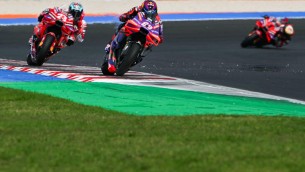 MotoGp Emilia-Romagna: Bagnaia cade, vince Bastianini davanti a Martin