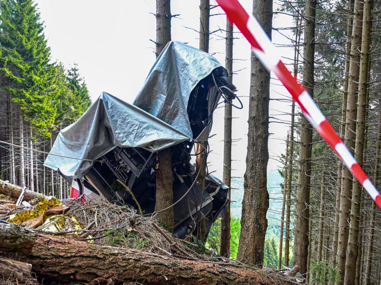 Mottarone, perizia: "Gran parte fune già rotta prima tragedia"