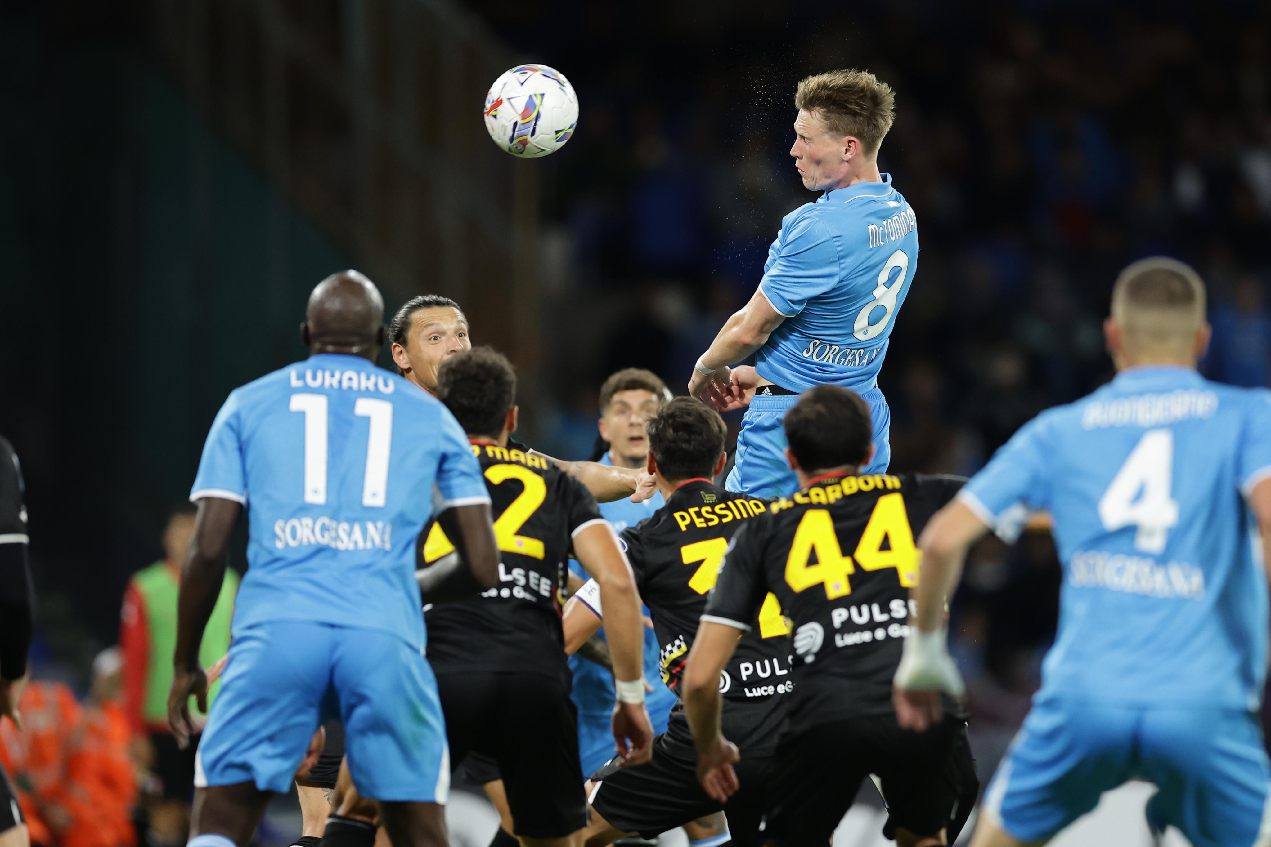 Napoli-Monza 2-0, azzurri primi in classifica con 13 punti