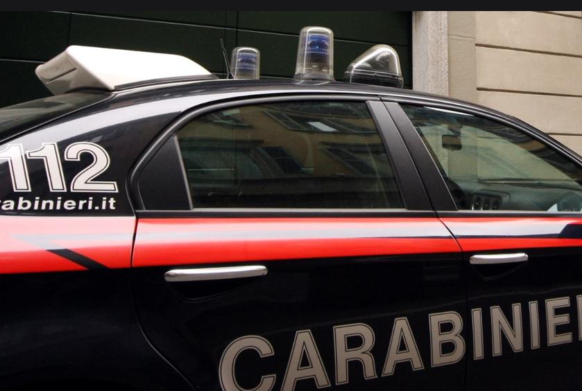 Napoli, ragazzo di 27 anni trovato morto in giardino