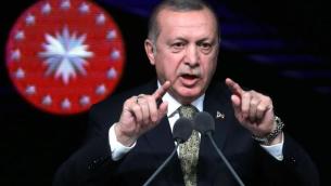 Nato, Erdogan: "No a Svezia finché ha terroristi in Parlamento"