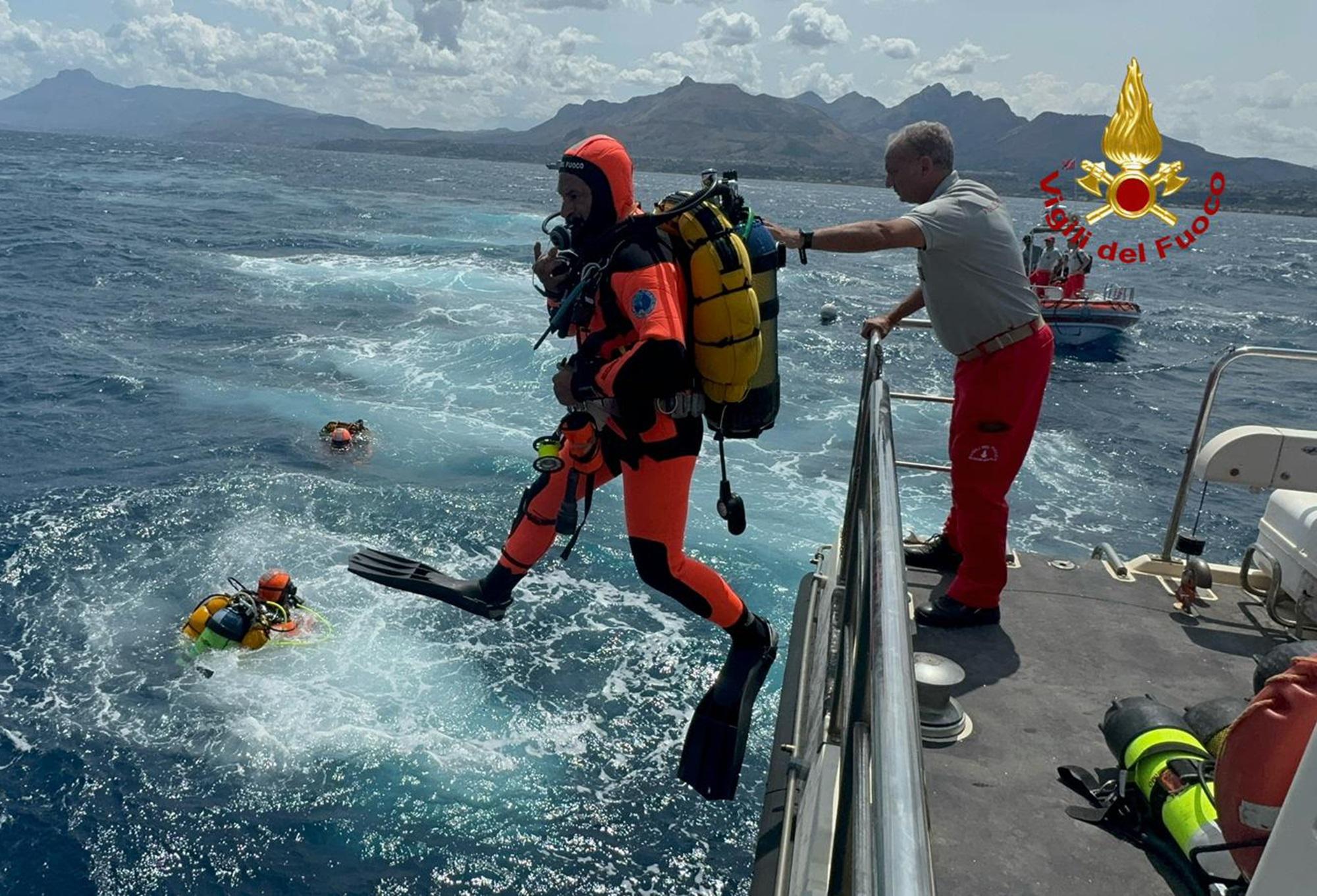 Naufragio a Palermo, continuano le ricerche dei 6 dispersi