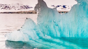 Nave da crociera contro iceberg: "Noi come il Titanic" - Video