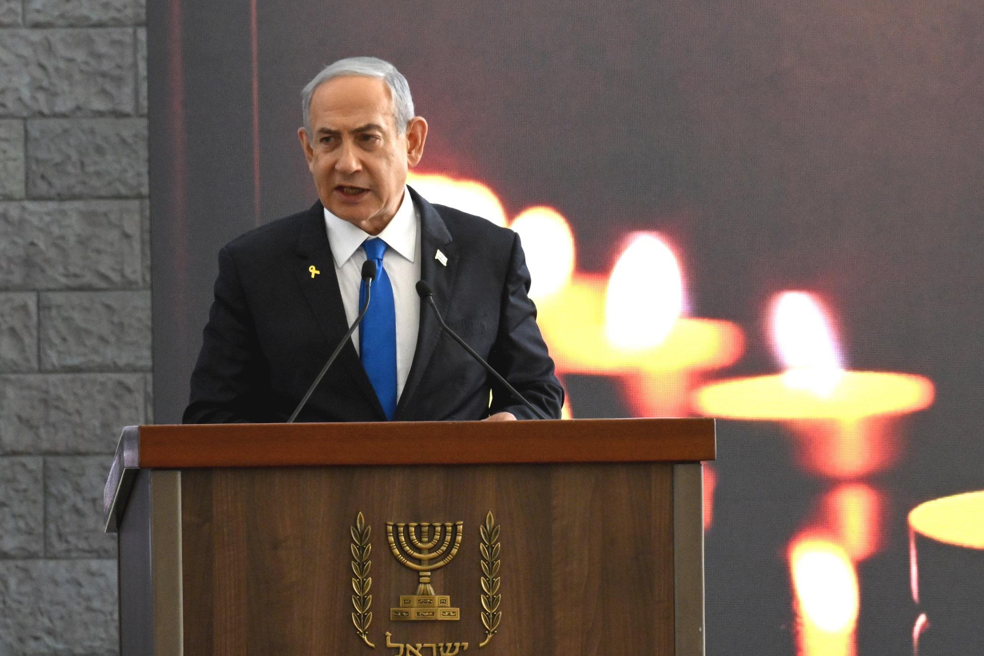 Netanyahu avverte: "Israele può raggiungere qualsiasi luogo in Iran"