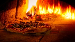 New York, a rischio pizzerie con forni a legna: "Inquinano troppo"