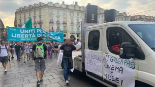 No Green pass di nuovo in piazza a Torino