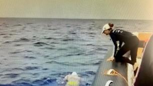 Nuotatore maltese da record, 52 ore e 125 km nel Mediterraneo