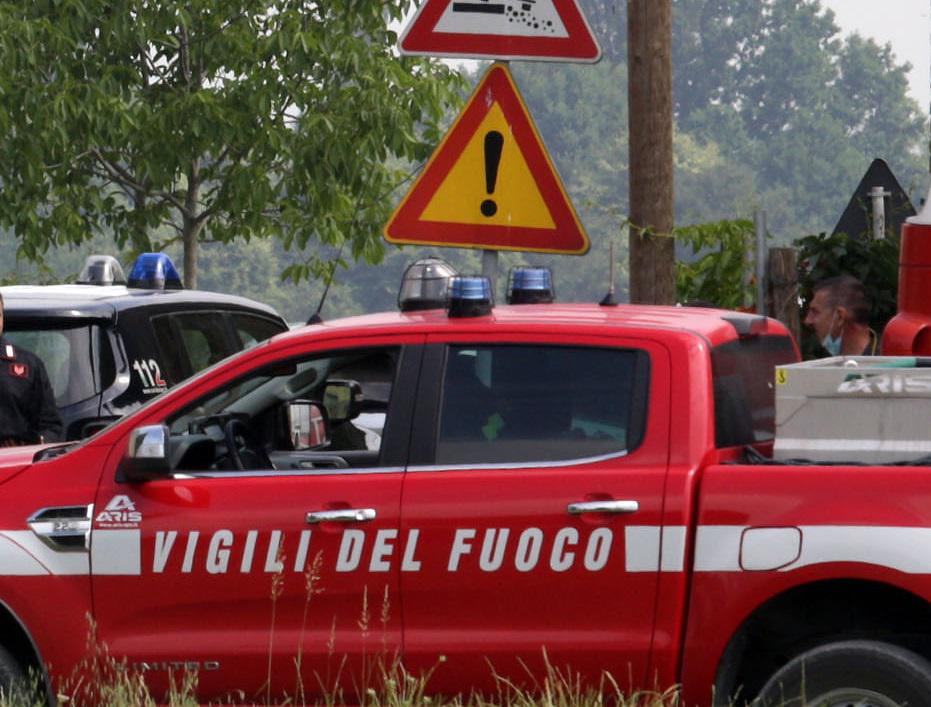 Padova, cade nel miscelatore del cibo per bestiame: morto