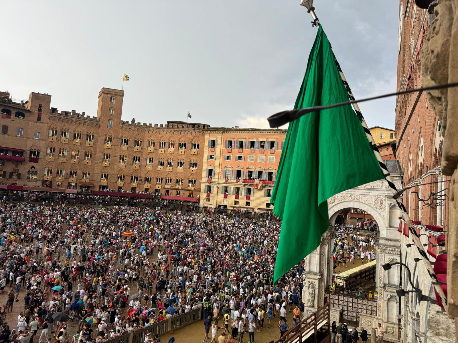 Palio Siena, carriera annullata per maltempo: rinvio a domani