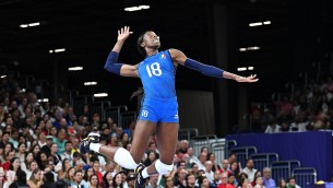 Paola Egonu regina della pallavolo d'oro: "Velasco ha costruito l'Italia"