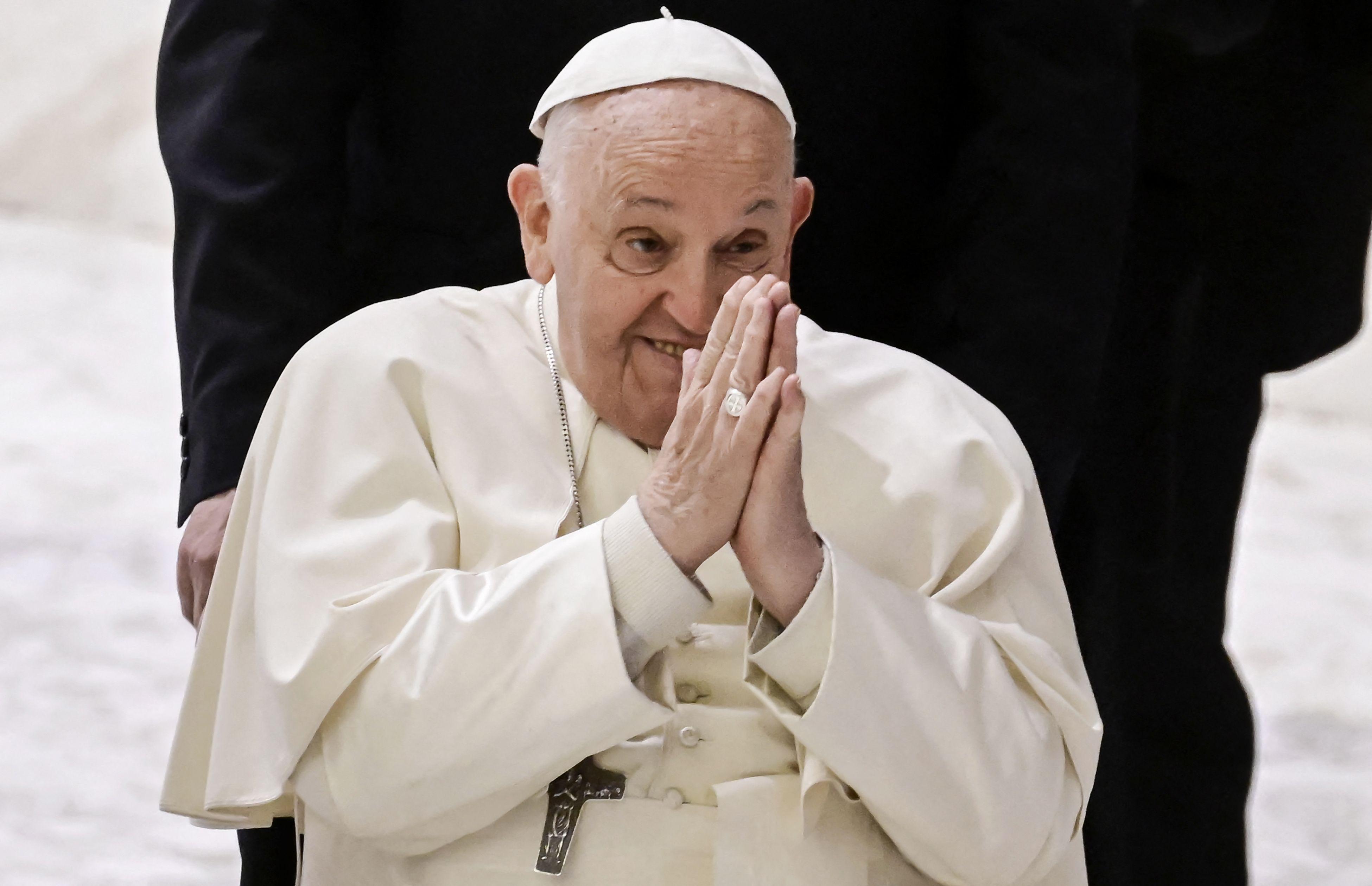 Papa Francesco: "No alle donne diacono"