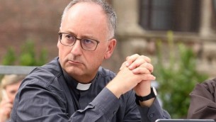 Papa, padre Spadaro: "La salute è buona, sente di avere le forze per affrontare un lungo viaggio"