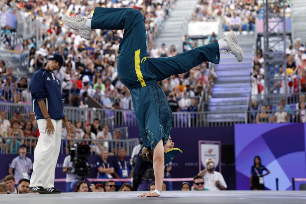 Parigi 2024, break dance debutta: l'australiana disastrosa è una star - Video